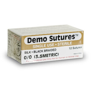 PN01240-main_37133d34-8946-41ac-ba39-02ce8cb27bef Suturas de demonstração – Tamanho 0/0 com agulha de corte curva de 1/2 círculo (19 mm)
